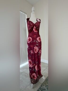 Avec Les Filles Burgundy Floral Maxi Dress